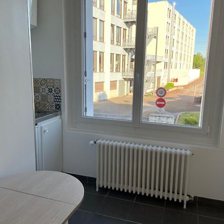 Un Studio Dans La Residence Sjt Alençon Extérieur photo