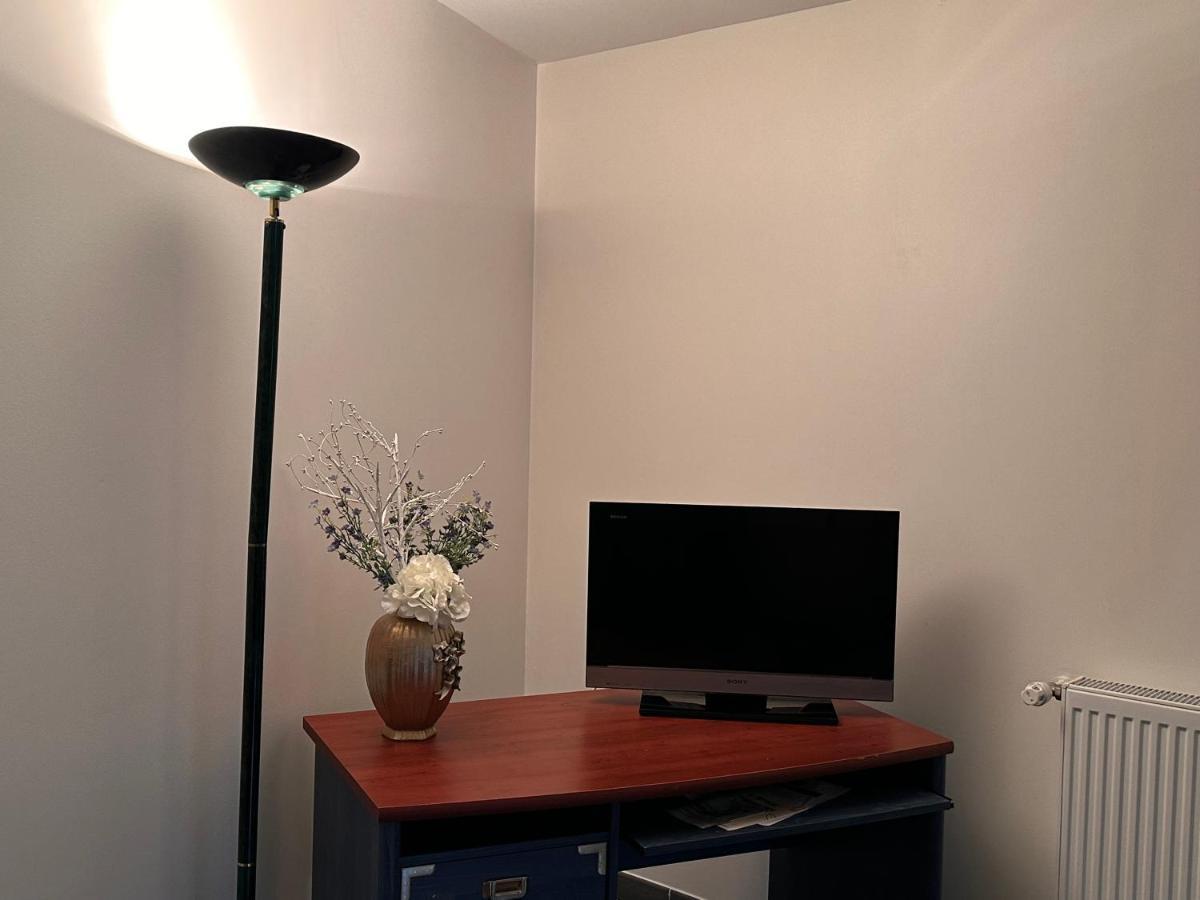 Un Studio Dans La Residence Sjt Alençon Extérieur photo
